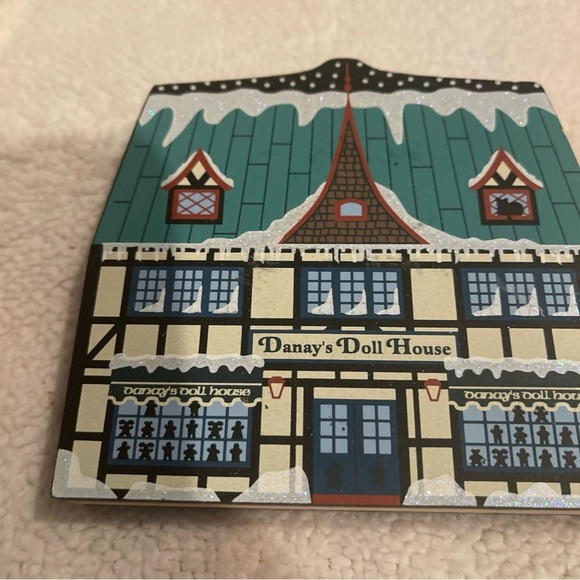 Danay's Doll House Decorative Box - Picture 2 of 7
